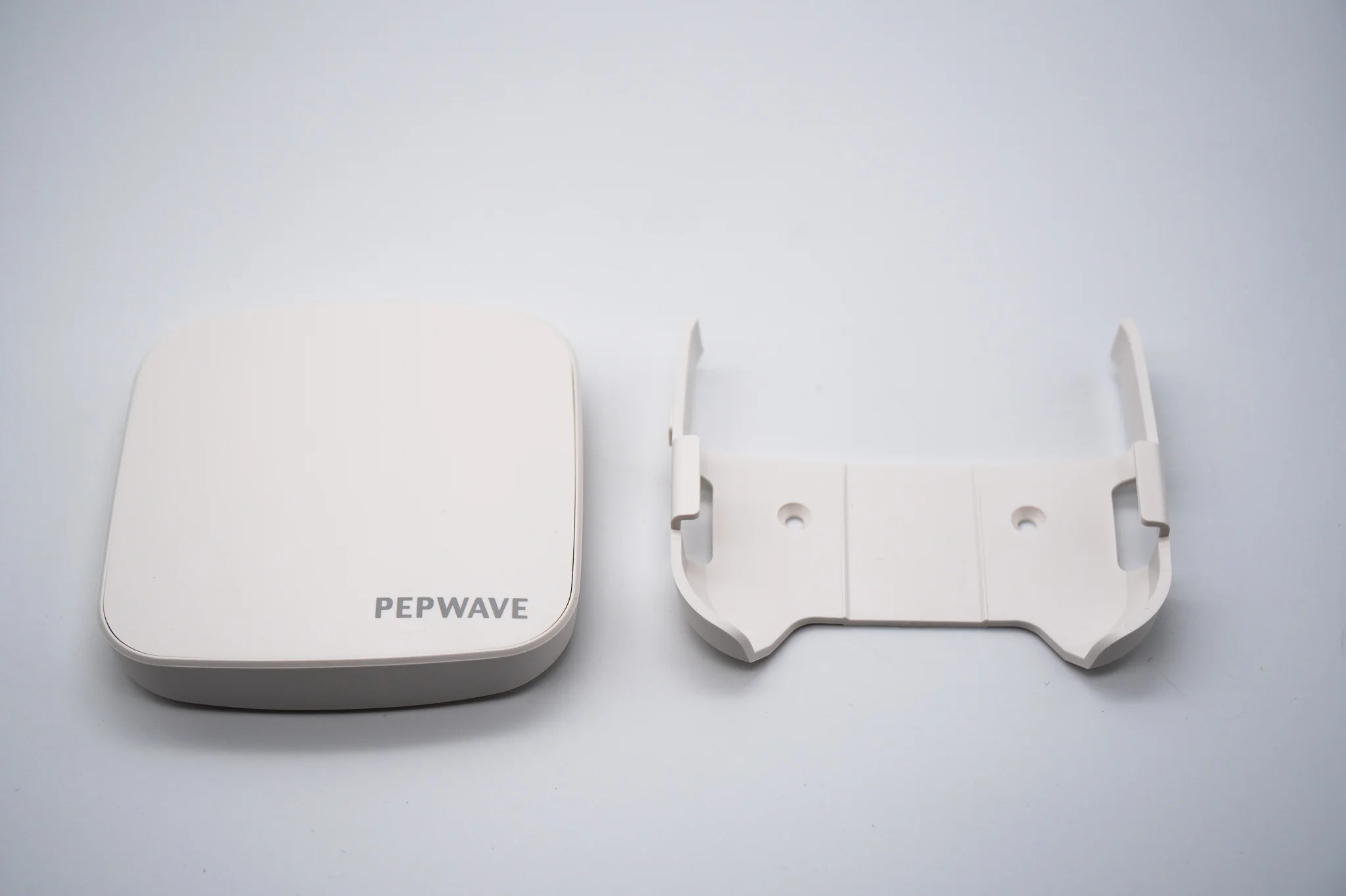 AP One AC Mini - Peplink Wireless 2.4ghz/5ghz A/B/G/N/AC Wireless Access Point - Image 3